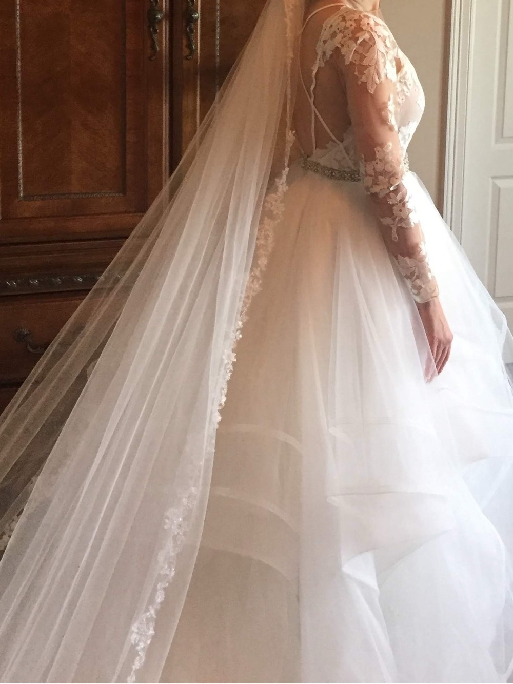 Hayley Paige 2015 Elegant Long Sleeve Lace Bridal Gown ( with Veil) AS IS CONDIT